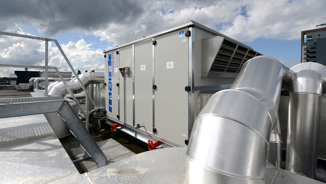 La commande et la lecture de la centrale peut être locale mais aussi à partir d’une commande à distance, un ordinateur ou système de gestion de bâtiments.