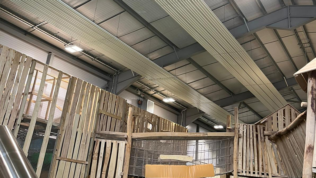 Une aire de jeux couverte chauffée par des panneaux radiants de Mark