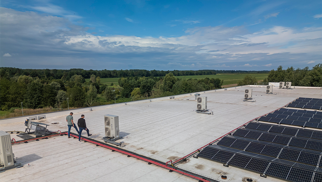 mark-complete-hvac-installation-sur-toiture