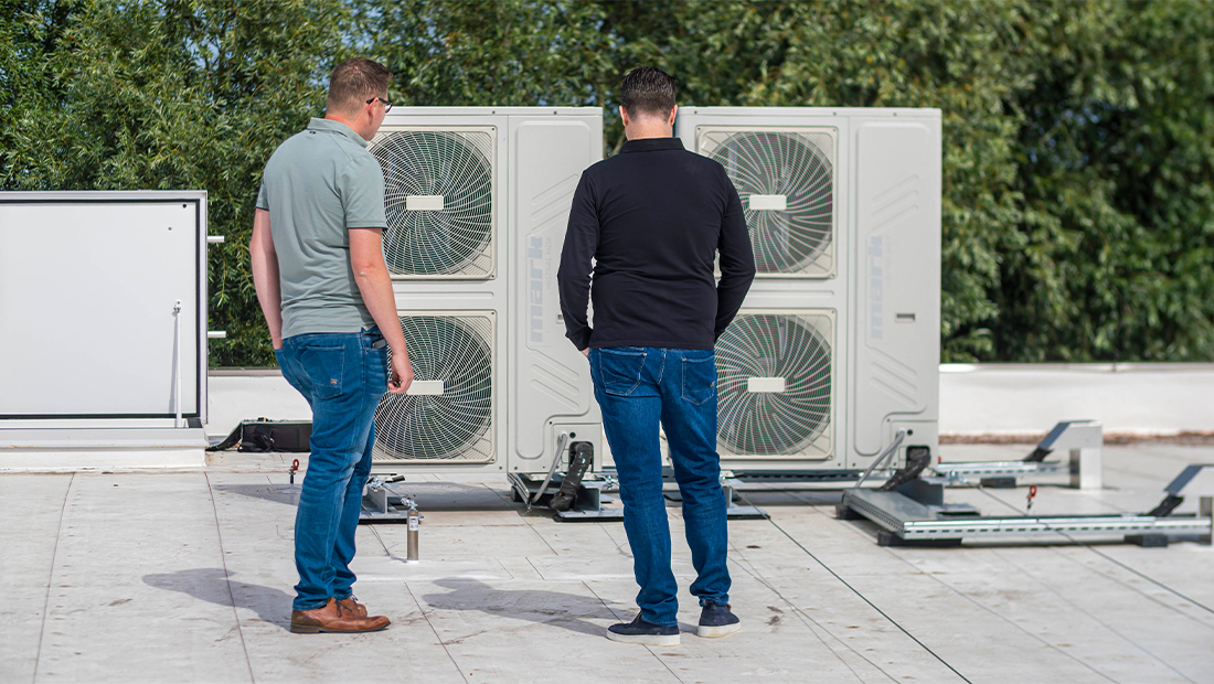 mark-mdx-heat-pumps-roof-installation