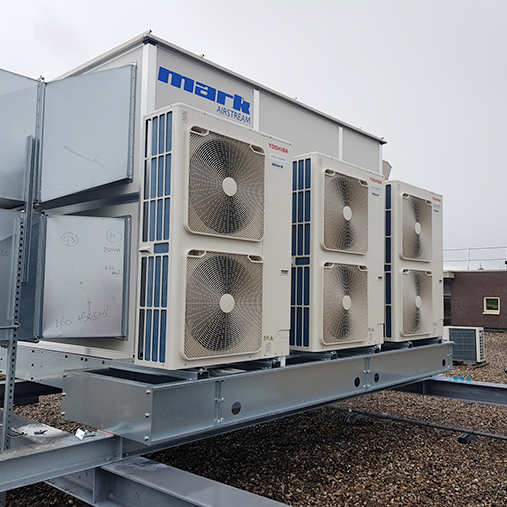 Air handling unit with heat pump