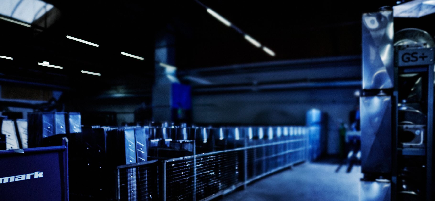 Achtergrond-Header-Homepagina-Blauw Industrial environment