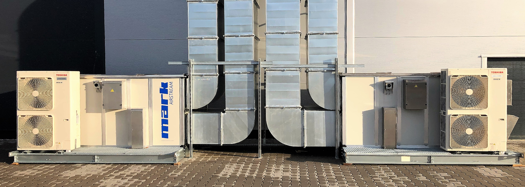 Dwie centrale wentylacyjne Mark Airstream HRV ze zintegrowaną pompą ciepła